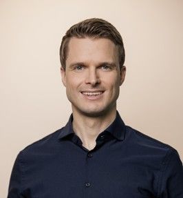 Für Autor Marcel Riß verschaffen sich Unternehmen, die kontinuierliche Effizienzfortschritte nachweisen können, ein klares Differenzierungsmerkmal im Wettbewerb. (Bild:  Klüber Lubrication)