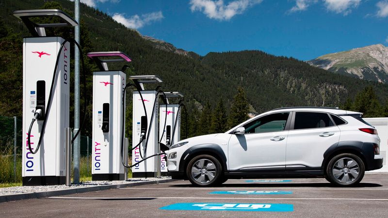 Die Ladeinfrastruktur für Elektroautos in Deutschland ist ausbaufähig.(Bild:  Ionity)