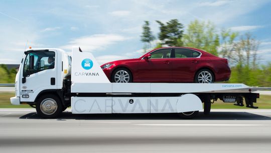 Auf Wunsch liefert Carvana auch vor die Haustür.(Bild:  Business Wire)
