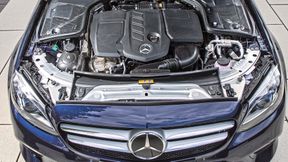 Deutsche Ingenieure ahnten früh, dass Plug-in-Hybride im Allltag eher selten extern geladen und damit kaum umweltfreundlicher sein würden als ein ausentwickelter Diesel. Im Bild: ein C-300-PHEV von Mercedes.  (Bild: Daimler)