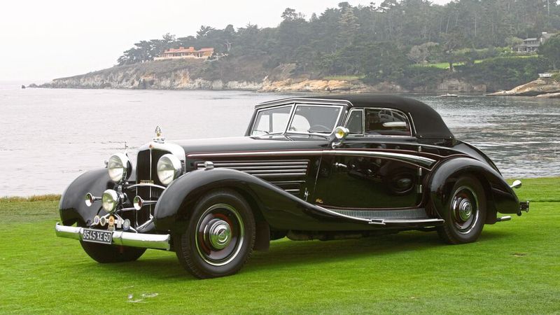 Der Maybach Zeppelin DS 8 ist mit einem Siebengang-Schaltgetriebe erhältlich, dessen Gänge am Lenkrad vorgewählt und durch Betätigen des Kupplungspedals eingelegt werden. (Bild: Daimler)