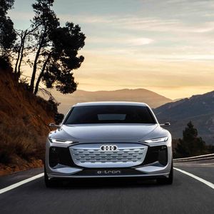 Leuchtende Zukunft: Der A6 E-Tron zeigt nicht nur, was Audi in nächster Zeit an E-Antriebstechnik plant, zugleich bietet das Konzeptauto künftige Lichttechnik.(Bild:  Audi)