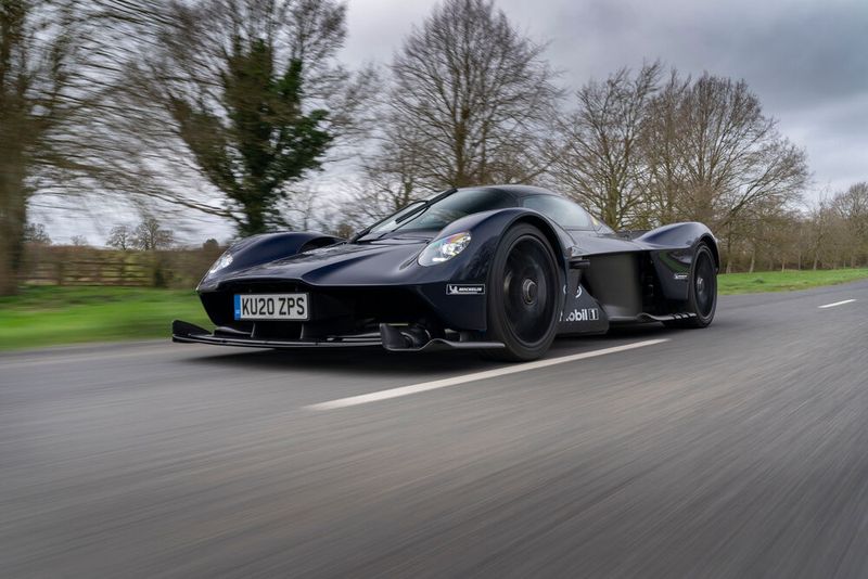 Der Aston Martin Valkyrie hat seine Straßenzulassung erhalten.