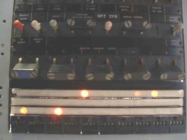Die Schaltzentrale des WITCH während der Restaurierungsarbeiten 2010 (Bild: TNMOC)