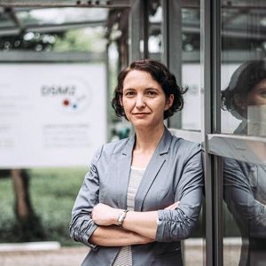 Prof. Dr. Yvonne Mast von der Deutschen Sammlung von Mikroorganismen und Zellkulturen(Bild:  DSMZ)