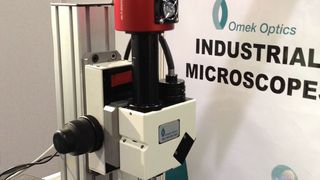 Ein Omek Mic303 Mikroskop im Zusammenspiel mit einer AVT Goldeye P-032 Infrarotkamera (AVT)