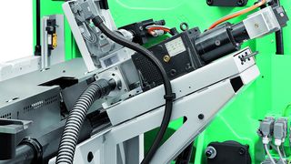 Das Langfaser-Direktspritzgießen ermöglicht die Herstellung von Bauteilen mit bis zu 50 mm langen Fasern. (Bild: Arburg)