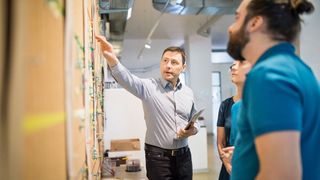 Mit elektrisch angetriebenen Lastkraftwagen wird Energie Teil der täglichen Einsatzplanung und zur neuen Dispositionsgröße. (Bild: Shell)