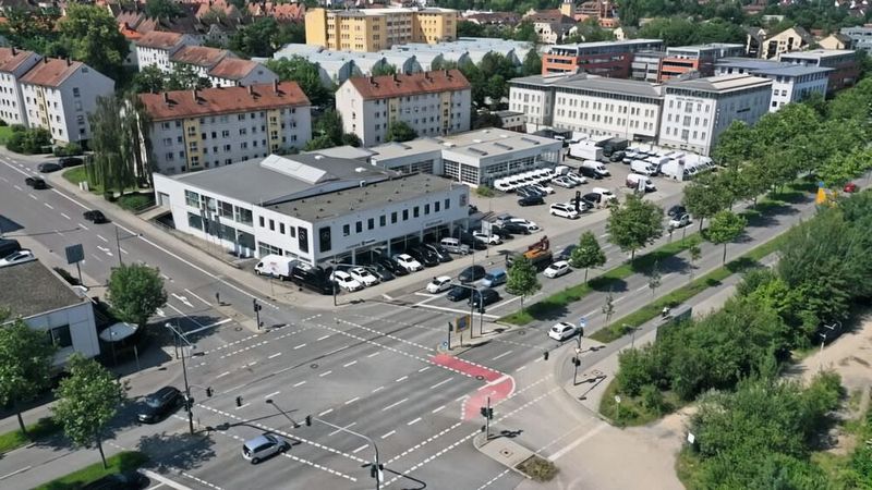 Das Regensburger Autohaus Gebhardt befindet sich in bester Lage.(Bild:  Autohaus Gebhardt)