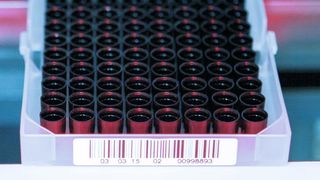 Mit Thermodirekt- oder Thermotransferverfahren gedruckte Etiketten halten zuverlässig. (Cab)