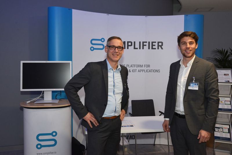 Auf dem Anwenderkongress „Produktion 4.1 - Vom 4.0 Hype zum Handeln“ am 7. November 2017 im Vogel Convention Center Würzburg haben die Teilnehmer gelernt, welche Excellence-Lösungen Industrie 4.0 für die Optimierung von Produktion und Instandhaltung bieten. (Vogel Business Media)