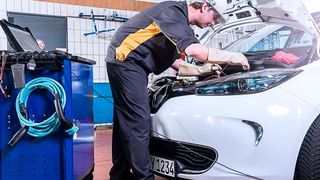 Rund 74 Prozent der freien Werkstätten hatten bereits mindestens ein Elektrofahrzeug in der Werkstatt.  (ProMotor/Volz)