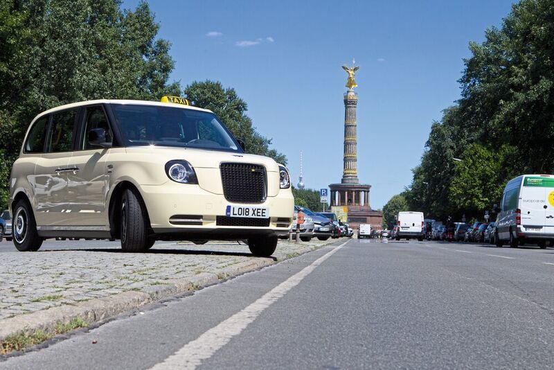 Das London-Taxi gibt es heute nur noch mit Elektroantrieb mit einem kleinen Zusatzmotor als Range Extender. Angesichts der vielen Diskussionen um die Emissionsbelastung in den Städten ist das ein erfolgversprechender Ansatz. (LEVC)