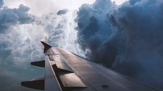 Durch Simulationsrechnungen und unbemannte Testflüge konnte man zeigen, dass sich die Störeffekte durch Turbulenzen mit der neuen Technik erheblich verringern lassen (Symbolbild). (gemeinfrei)