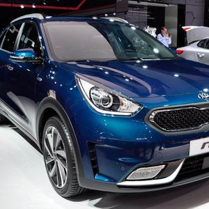 Mit dem Crossover Niro bringt Kia noch in diesem Jahr sein erstes eigenständiges Hybridfahrzeug auf den Markt.