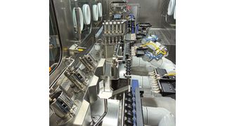 Robotergesteuerte Vial-Füllmaschine (RVFM5), Blick vom Tunnel (Bild: Steriline)