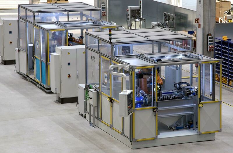 Die beiden Zellen belegen jeweils nur etwa 12 m² Produktionsfläche und können beispielsweise über ein Ladeportal verkettet und über eine Dachluke automatisch beladen werden. (iNDAT Robotics GmbH)