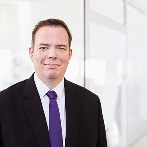 „Es ist meist hilfreich, sich nicht gleich zu große Ziele zu setzen. Zahlt sich die Umsetzung der Digitalstrategie im Piloten aus, lässt sich die positive Erfahrung auf andere Bereiche übertragen.“
Dr. Clemens Eckert, Maexpartners