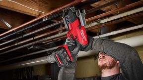 Der Akku-Rohrschneider des Typs M18 Fuel Fpcs-502X von Milwaukee wiegt inklusive Akku keine vier Kilogramm. Aber das ist längst nicht der einzige Pluspunkt für den Anwender ...  (Bild: Milwaukee Tool)