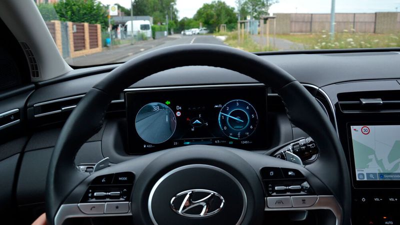 Die elektrische Servolenkung passt sich der jeweiligen Auslegung des Fahrwerks an. (Bild: Michel/»kfz-betrieb«)