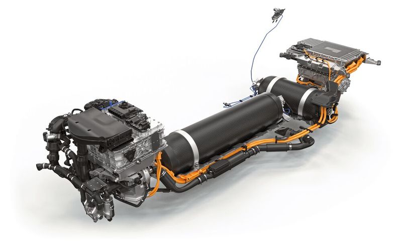 Die Wasserstofftanks des BMW ix5 Hydrogen sind im Wagenboden untergebracht. (Bild: BMW AG)
