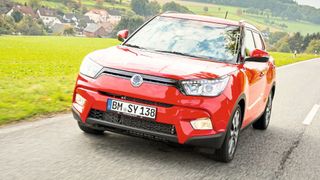 Beim Tivoli aus dem Bauzeitraum 1. Juli 2015 bis 7. Juni 2020 kann „eine sehr geringe Menge” Kraftstoff austreten. (Bild: Ssangyong)