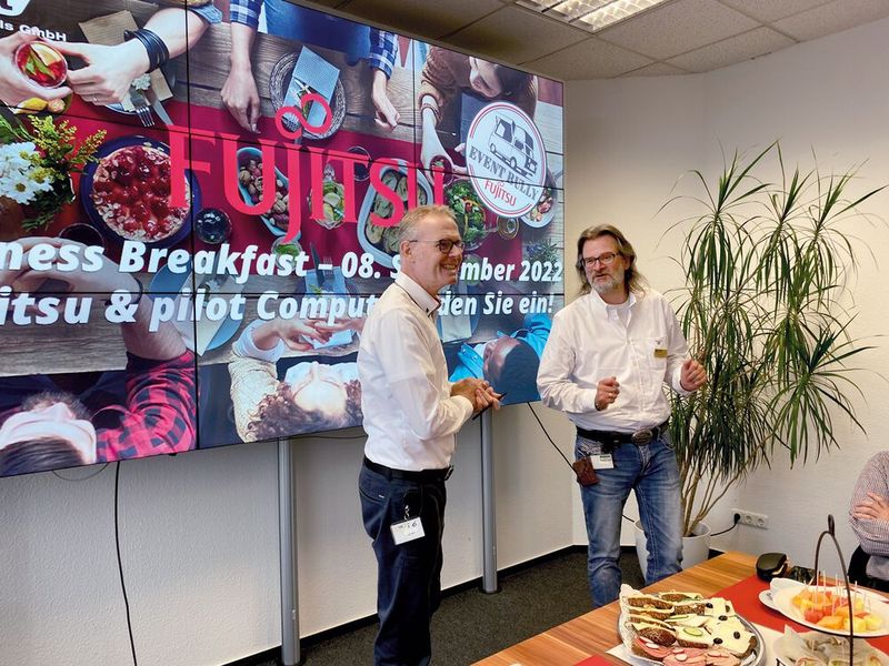 Christian Haack und Sven Hirsch (beide pilot Computer) begrüßen herzlich die Gäste zur Veranstaltung. (Bild: pilot Computer)