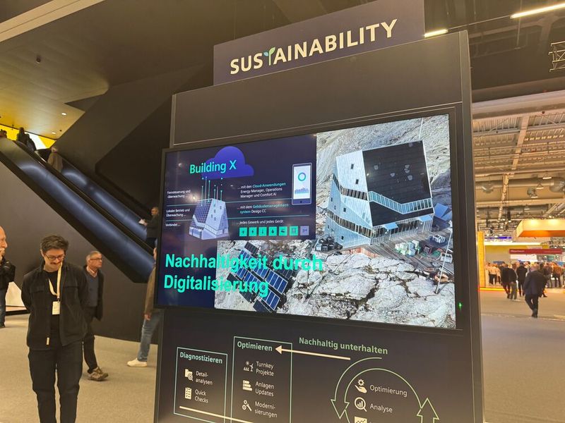 Siemens Schweiz zeigt an der Swissbau 2026 in Basel das umfassende Portfolio seiner Elektro-, Gebäude- und Sicherheitstechnik.  (Bild: Anne Richter, VCG)