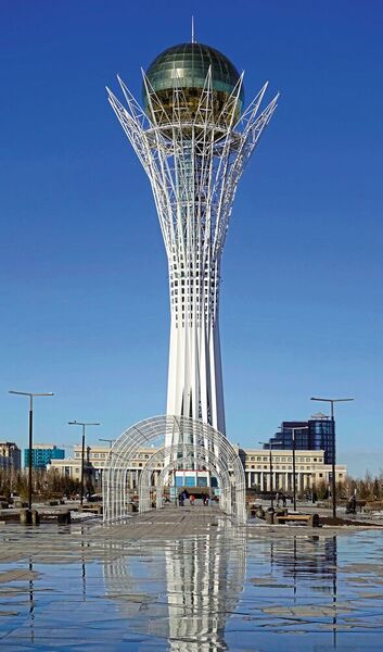 Erst seit kurzem trägt die kasachische Hauptstadt (früher „Astana“) den Vornamen des zurückgetretenen langjährigen Präsidenten Nursultan Nasarbajew. (Peter Rehberg)