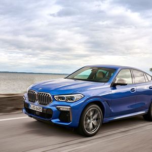 (BMW)