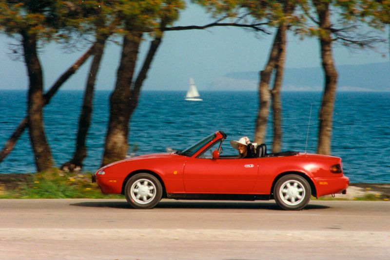 Geburt eines Klassikers: Mazda brachte mit dem MX-5 neues Leben in die Kategorie „klassischer Roadster“ – bis heute. (Bild: Mazda)