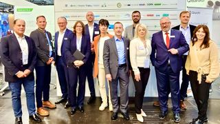 Experten-Branchengespräch 2024 der deutschen Medizintechnik-Branche auf der Medica bei der GHA (v. l. n. r.): Joseph Mikhail, Stefan Leitz, Hubert Berndt, Stefanie Zenk, Armin Smajilovic, Heike Lange, Alexander Glänzel, Jan Schneider, Veronika Guld, Bernd Hofacker, Ralf Steciuk, Susanne Schwab (Bild: GHA)
