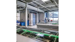 Sauber undd kühl: Vom Klimatower profitieren beim Lohnfertiger Moser Mechanik AG Mitarbeitende und Maschinen (Siemens AG)