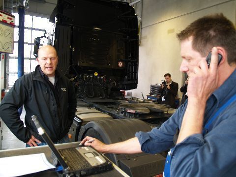 Vorführung der Live-Telediagnose: Per Internet können externe Iveco-Techniker auf die Steuergeräte eines defekten Fahrzeugs zugreifen. (Archiv: Vogel Business Media)