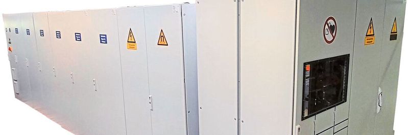 Bild 1:
IRS Systementwicklung und GvA Leistungselektronik entwickeln in enger Zusammenarbeit Pulsstromquellen für bis zu 35 kA. Bild 1:
IRS Systementwicklung und GvA Leistungselektronik entwickeln in enger Zusammenarbeit Pulsstromquellen für bis zu 35 kA.