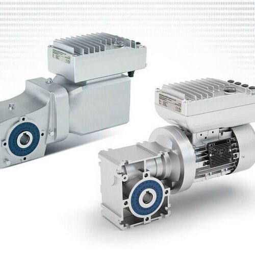 The decentralized frequency inverter Nordac On/On+ is characterized by an integrated Ethernet interface, full plug-in capability and a very compact design. The decentralized frequency inverter Nordac On/On+ is characterized by an integrated Ethernet interface, full plug-in capability and a very compact design.