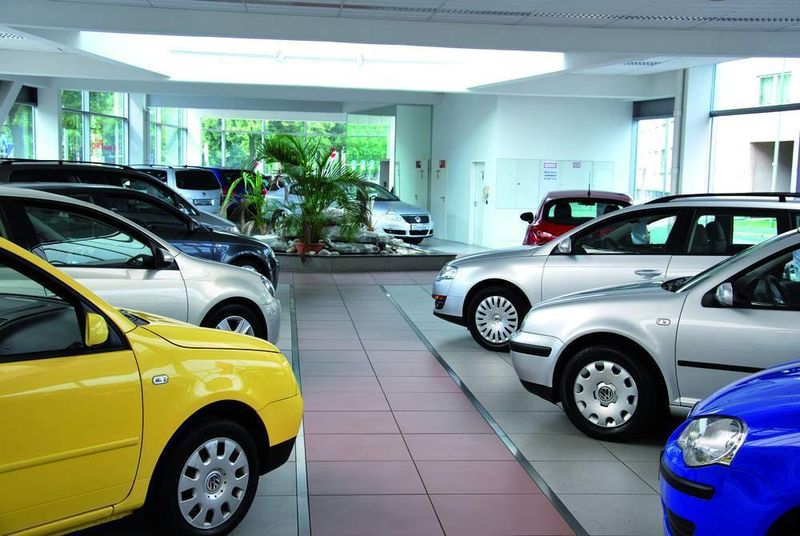 Der Showroom im Volkswagen-Zentrum Kassel. (Archiv: Vogel Business Media)