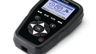 Das handliche RDKS-Tool „TPMS Go“ von VDO eignet sich als Einsteiger- oder Zweitgerät für die Arbeit an Reifendruckkontrollsystemen.  (Continental AG)