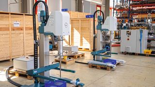 Las cadenas portacables de Igus garantizan un tendido seguro de los cables en las instalaciones de VMA-Getzmann. (Imagen:igus GmbH)