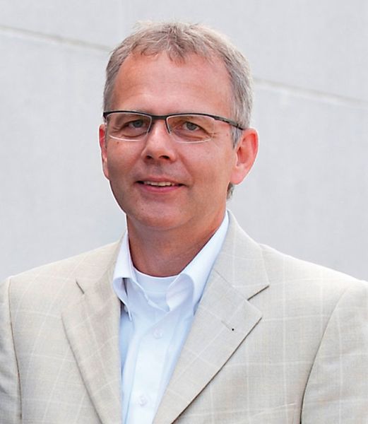 Henner Schöneborn: „Wir sehen in einer Software-Eigenentwicklung mittelfristig eine große Chance, um den spezifischen Anforderungen unserer Kunden bereits in der Konstruktionsphase besser gerecht zu werden und additiv zu denken.“ (Bild: SLM Solutions)