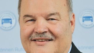 Albert Vetterl, Präsident des Kfz-Landesverbands Bayern, fürchtet um die Existenz vieler Kfz-Betriebe und setzt auf die Unterstützung der Politik. (Bild: Promotor)