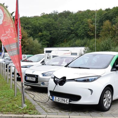 Autoservice Demmler Von Beginn An Unter Strom