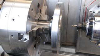 Beeindruckend: Das Kraftspannfutter Duro-NCSE Flex mit 500 mm Durchmesser. (Bild: Röhm)