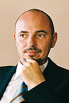 Thomas Koch, Vorstandsvorsitzender Koch Gruppe Automobile AG, Berlin: „Mit dem Neuwagenabsatz im ersten Quartal 2010 sind wir nicht zufrieden. Auch blieb im März der erhoffte Nachfrageschub aus. Erfreulicherweise sind wir mit den Gebrauchtwagen gut ins Jahr 2010 gestartet, hier steigen tendenziell auch die Erträge. Im Service waren wir zum  Jahresstart ebenfalls erfolgreich, was jedoch nicht für unser Nutzfahrzeuggeschäft gilt. Bei Letzterem verzeichneten wir nur eine leichte Belebung.“ (Archiv: Vogel Business Media)