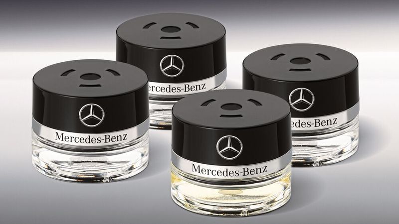 Für sein Air-Balance-Paket bietet Mercedes-Benz als Originalzubehör vier verschiedene Düfte an. (Bild: Daimler AG)