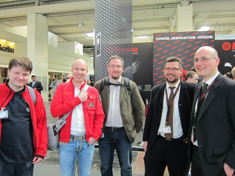 Piotr Sarota (Sarota PR), Dennis Bode und Mathias Brockmann (Hardwareluxx) sowie Florian Büchner und Benjamin Schäfer (Enermax) (IT-BUSINESS)