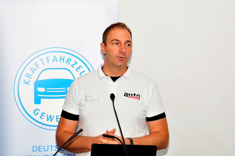 Thorsten Blos informierte die Tagungsteilnehmer über den Entwicklungsstand des für sie kostenlos nutzbaren »autoFACHMANN Digital« . (Büttner/»kfz-betrieb«)