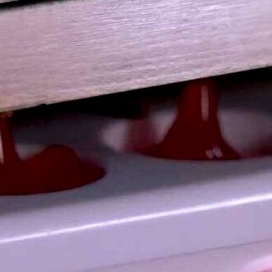 Die Technologie entscheidet, wie schnell neue Produkte entwickelt, validiert und in den Markt gebracht werden. Stärkefreie Systeme bieten kürzere Durchlaufzeiten, geringere Kosten und Spielraum für Flüssigfüllungen oder mehrschichtige Gummibonbons. (Bild: Baker Perkins)