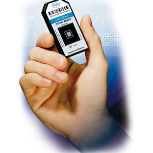 Abb.1: Der für pharmacogenetische Studien entwickelte AmpliChip soll in die klinische Routinediagnostik Eingang finden.