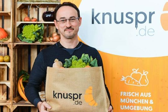 (Erich Comor ist Geschäftsführer von Knuspr. (Bild: Knuspr))